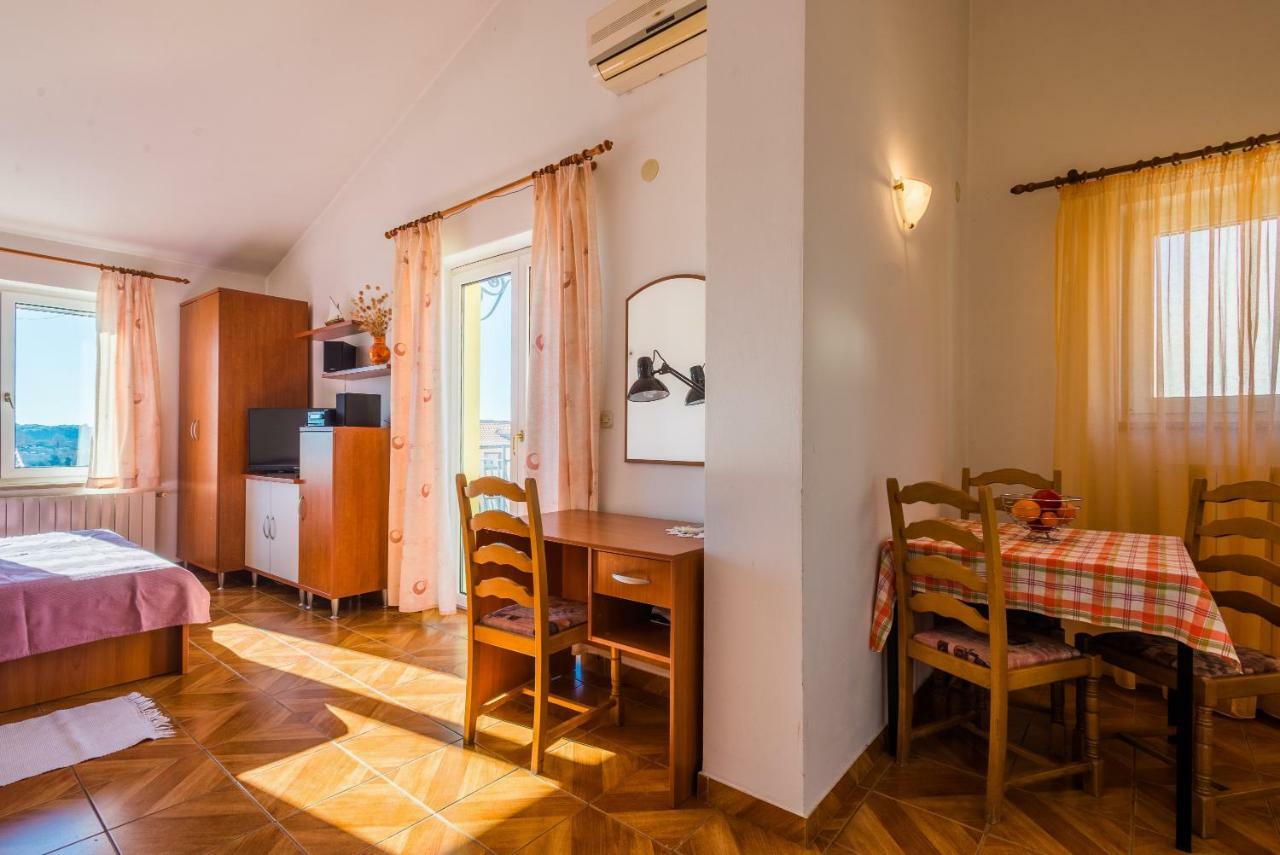 Apartment Majoran Pula Exteriér fotografie